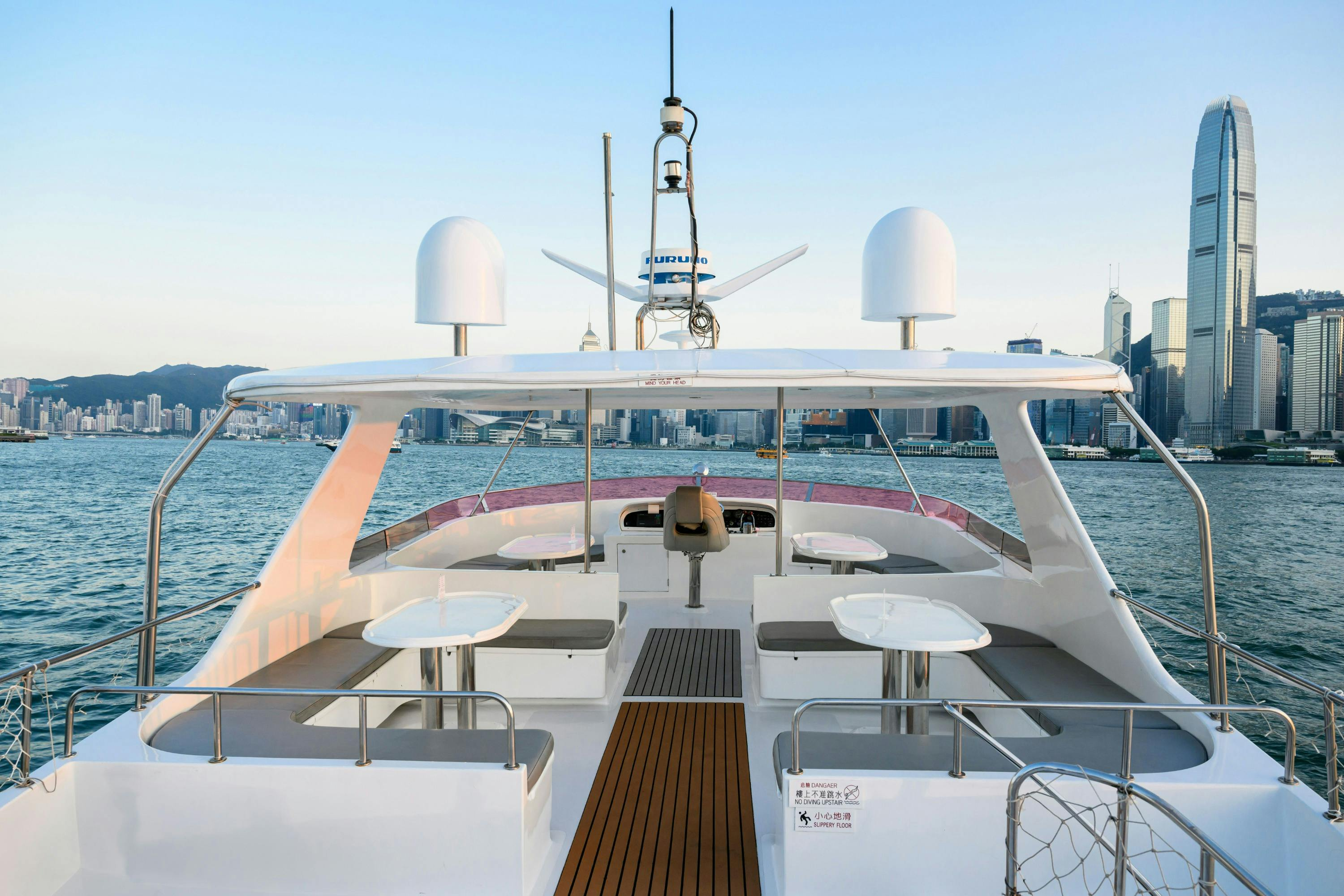 Hong Kong: Starlight Night Cruise on Western-Style Luxury Yacht with Victoria Harbor Views - Photo 1 of 6